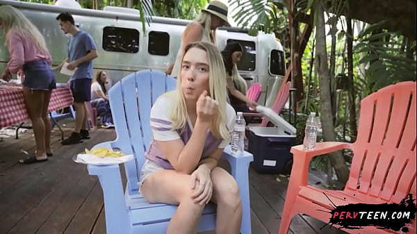 Sexo A Escondidas En Piscina P&uacute;blica Con Jovencita Culona! &ndash; Pervteen thumbnail