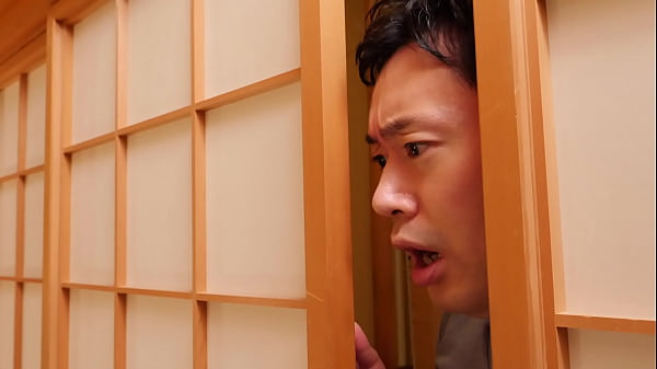 母さん、またセックスしてる&hellip;。子作りに励む両親の寝室から聞こえてくる淫靡な嬌声。健太はこれまで聞いたことがない母の淫らな声に動揺していた。大好きな母さんがあんないやらしい声を出すなんて&hellip;。その時に健太の中で湧きあがってきたのは父への嫉妬だった。 thumbnail