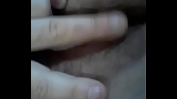 Putiamiga quejandose, gran clitoris