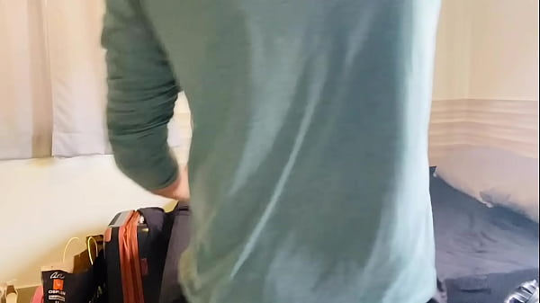 Chamei Meu Vizinho Casado Pra Me Ajudar A Fechar Meu Vestido Mas Ele Acabou Comendo Meu Cuzinho thumbnail