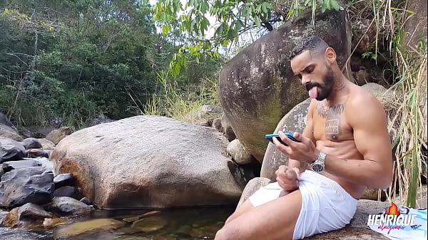 Flaguei O Cafu&ccedil;u Dotado Batendo Ponheta No Riacho E Acabei Sentado Na Pica Dele. thumbnail