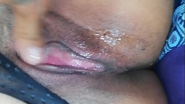 Dá_ndome un gran masaje para manternele las nalgas buen grandes y duras y hace que me lo metan bien adentro y se corra toda en mi vajinal pequeñ_a