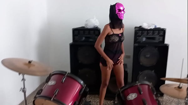 Nonton Hot Striptease: Sexy Latina Dancing And Taking Off Her Bra For You. thumbnail