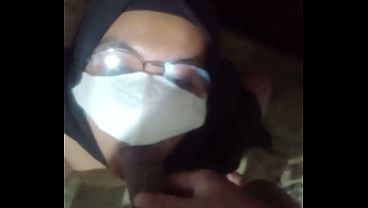 Play MP4 - Cewek Indonesia ngentot di kamar mandi sambil minum air kencing