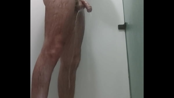 Ejacmanfrance sous la douche du camping