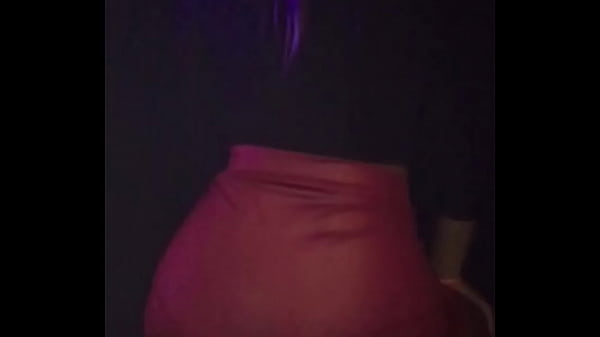 Suzy Anderson Gostosa Giving A Rebolada At The Party thumbnail