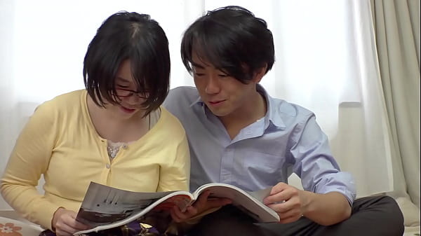 かわいい外見からは想像できないほど変態。グチョグチョなマ○コに無責任中出し!!小悪魔な彼女の友達に精液が尽きるまで搾り取られる!!【パート2】 thumbnail