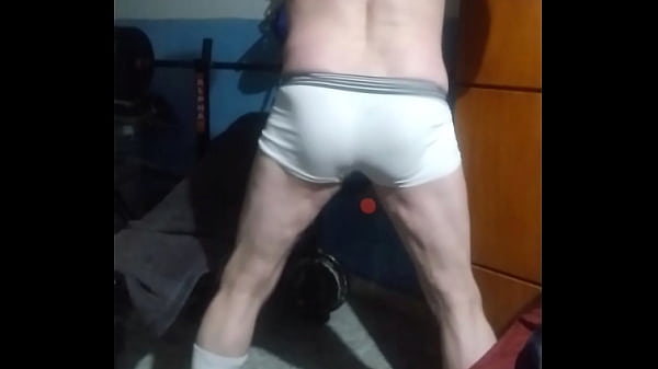 Entrenamiento Y Baile Terminando Al Desnudo Y Eyaculando. thumbnail