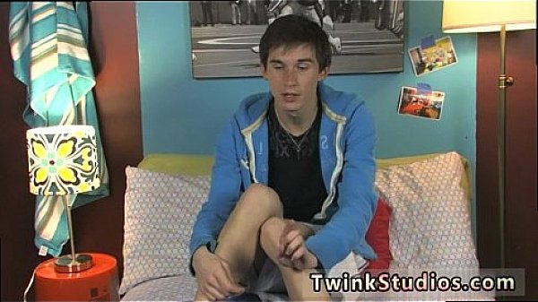 Free Gay Porn Movies Skyelr Bleu Is On Camera Giving An Interview thumbnail