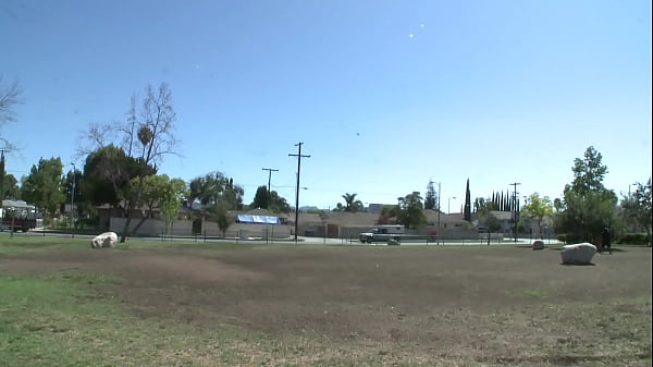 Nonton Then See Pinky Bounce Her Bum Right Above Gianna's Face As She Has Her Throat Fucked By Their Stud thumbnail