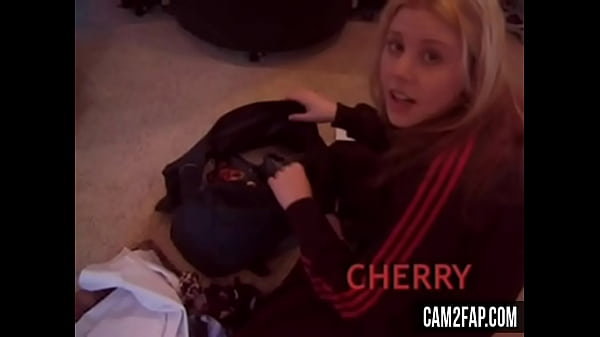 Nonton Redhead Cherry's Pretty Pink Pussy Fucked Free Porn thumbnail