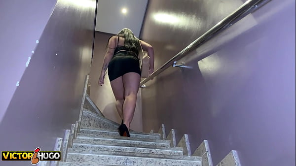 Tatuado Famoso Fodendo Crossdresser No Motel - Caiu Na Net thumbnail