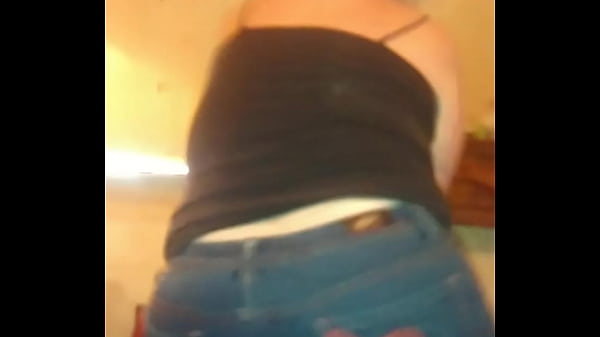 Nonton High Dumb White Slut Entertaining The Neighborhood thumbnail