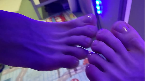 Teen feet