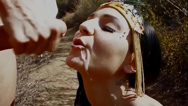 Nonton La Giovane Principessa Scopa L'eccitato Principe thumbnail