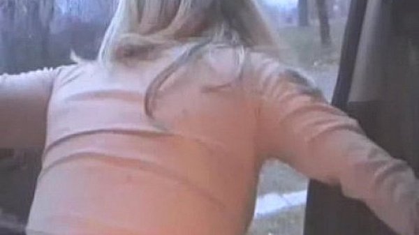 Nonton Butt Plug-bilara In The Car thumbnail