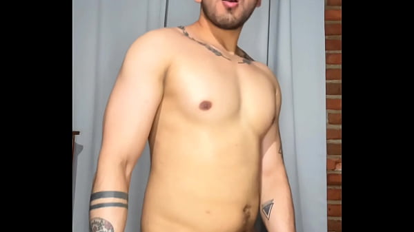 Macho Fornicando Un Fleshlight Lo Pre&ntilde;a De Leche thumbnail