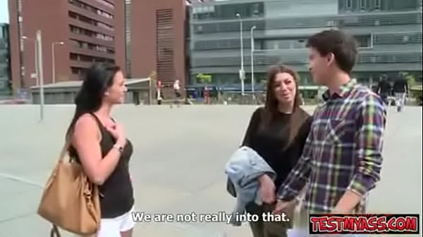 Nonton муж с женой предложили прохожим потрахаться вчетвером (порно, анал, минет, куни, thumbnail