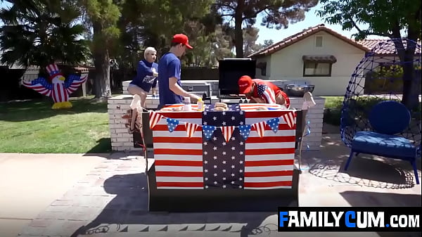 Nonton She Won&rsquo;t Miss Her Opportunity To Celebrate Independence Day - Familycum thumbnail