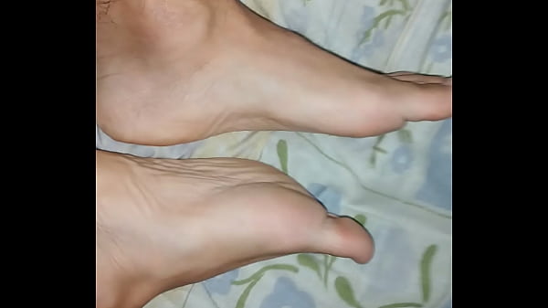 Jugando Con Pies thumbnail