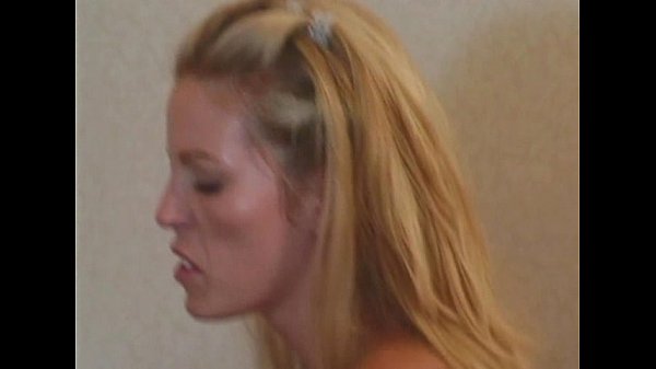 Play MP4 - Metro - Troubled Love - scene 3