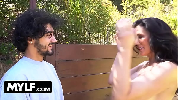 Nonton Milfty - Big Boobed Cougar Seduces Her Latino Worker And Pounds Him While Her Husband Is Not Home thumbnail