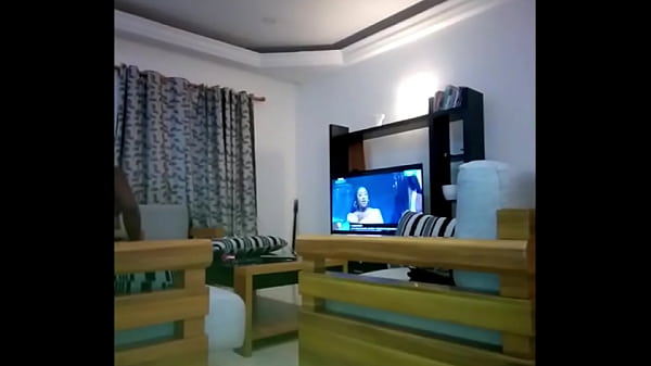 Nonton Cam&eacute;ra Filmant Femme Chaude &agrave; Moiti&eacute; Nue thumbnail