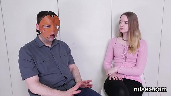 Nonton Silly Bitch Gets Her Fuckholes Gaped And Intensely Pounded thumbnail