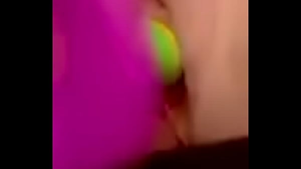 Alysha Has a new dildo 