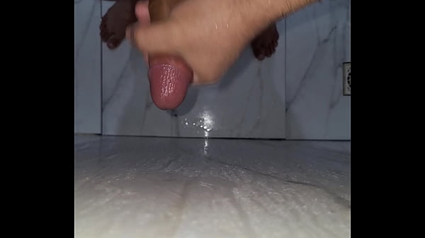 Masturbando no banho 