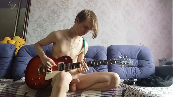 Guitarist &quot_solo&quot_