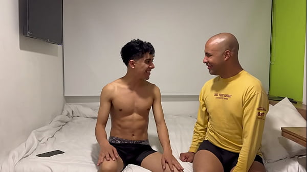 Un Noticiero Solo De Mamadas Con Discapacitado Arrecho Y Joven Exitado Mamando thumbnail