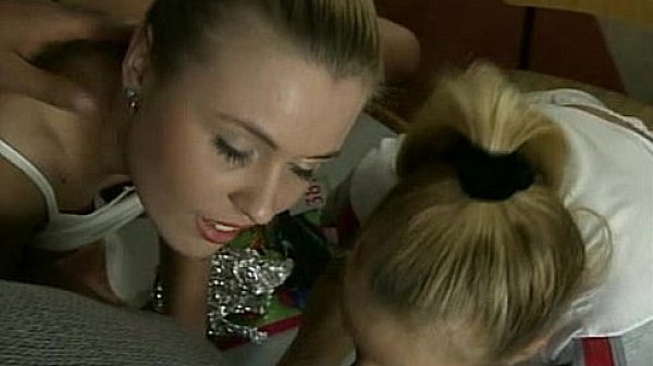 Etudiantes A Baiser 18 /2 1ere Fois thumbnail