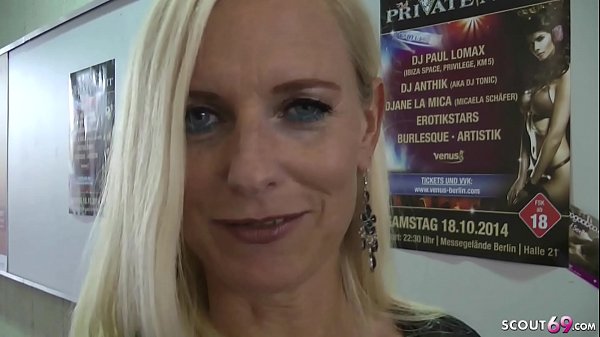 Nonton German Milf - Geile Amateurin Dirty-tina Fickt Mit User Ohne Kondom Nach Der Venus Messe In Berlin thumbnail