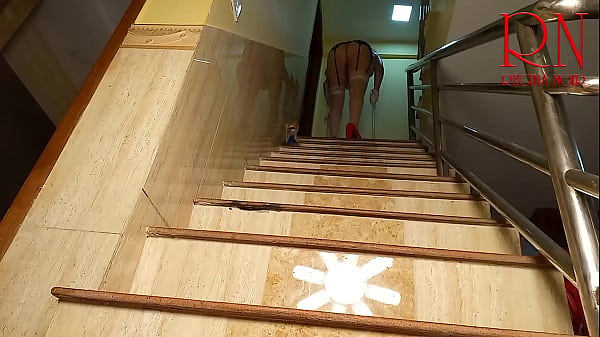 Nonton Depraved Maid Cleans The Stairs Of A Large House. Regina Noir Pussy Show. F thumbnail