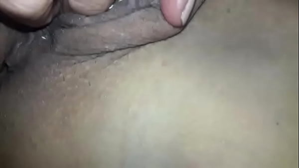 La profe se toca para su amante y parece que es un alumno 