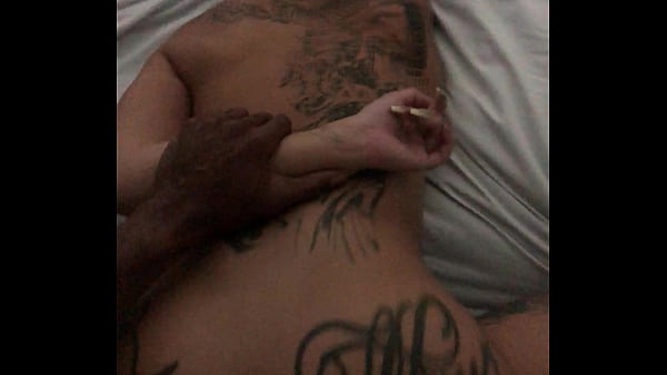 Nonton Doggy This Tattoo Chick From The Strip thumbnail