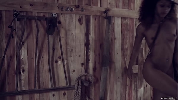 Skin Diamond Pleases Her Master thumbnail