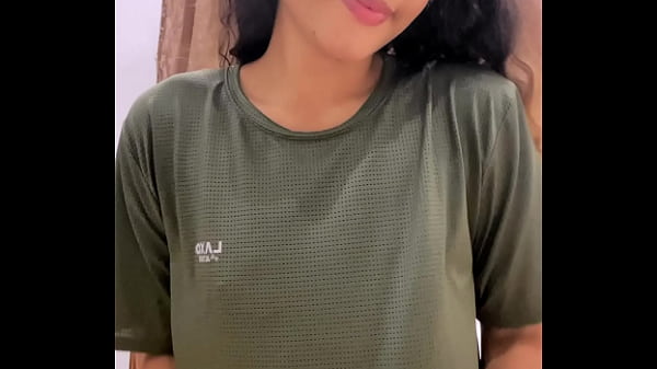 Nonton She Looks Innocent But She Loves To Masturbate Her Pussy Every Day thumbnail