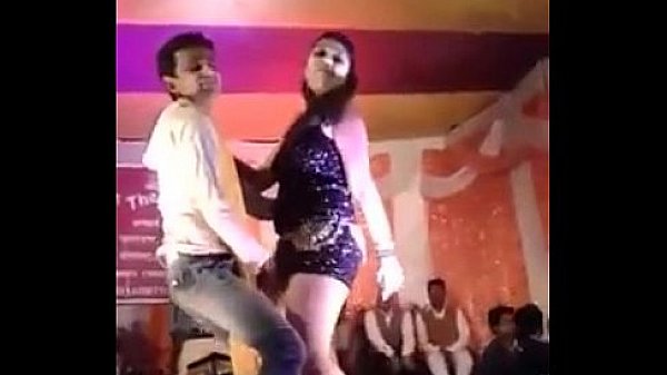 Nonton Sexy Hot Desi Teen Dancing On Stage In Public On Sex Song thumbnail