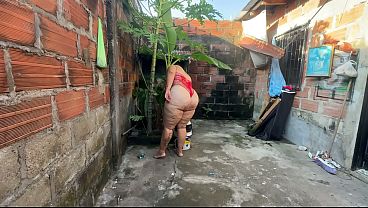 MI VECINO ME FOLLA AL AIRE LIBRE CASI NOS VEN FOLLANDO SEXO MISIONERO