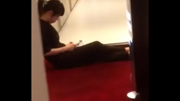 Nonton Asian Bitch On Her Break thumbnail