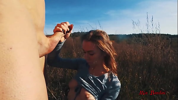 ФИТНЕСС ПАРА ТРАХАЕТСЯ НА ПРИРОДЕ thumbnail