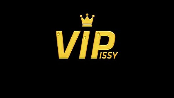 Nonton Playful Girlfriends Love The Taste Of Fresh Piss thumbnail