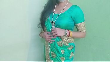 Nonton Aunty Ki Geeli Choot Ka Pani thumbnail