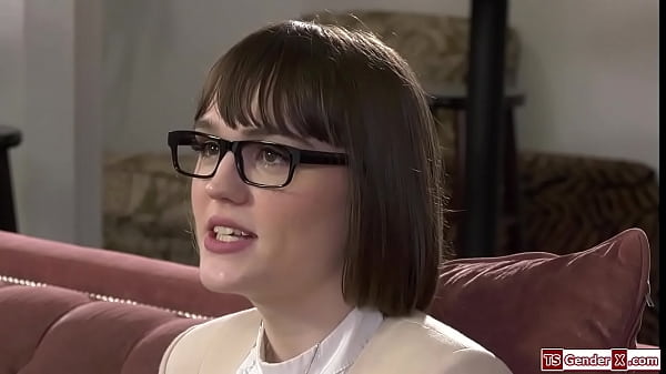 Trans Claire Tenebrarum Catches Stepdad Jerking Off And Asks Him To Do It Together.he Gives Her A Bj And Barebacks The Small Tits Shemale thumbnail