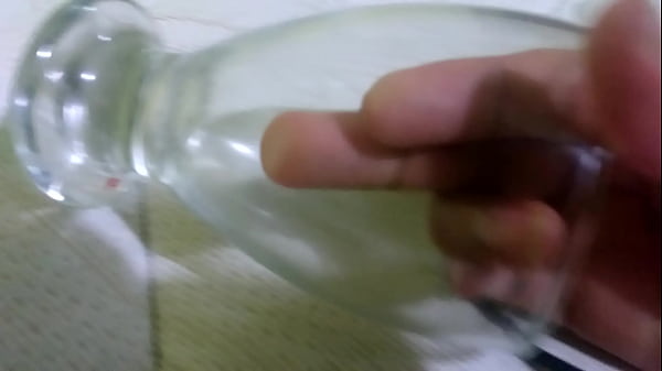 Te Voy A Complacer Usando La Mano thumbnail