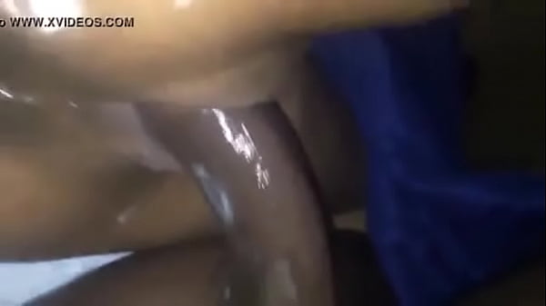 Nonton Tr&egrave;s Chaud thumbnail