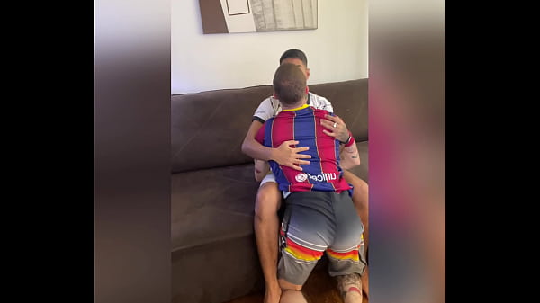 Negro Dotado Comendo O Branquinho Em Varias Posi&ccedil;&otilde;es Direito A Dildo E Mijada thumbnail