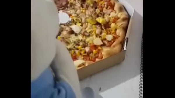 Dando minha lingui?a para o urs?o